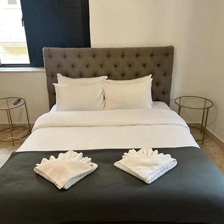 One-bedroom Maisonette Appartamento